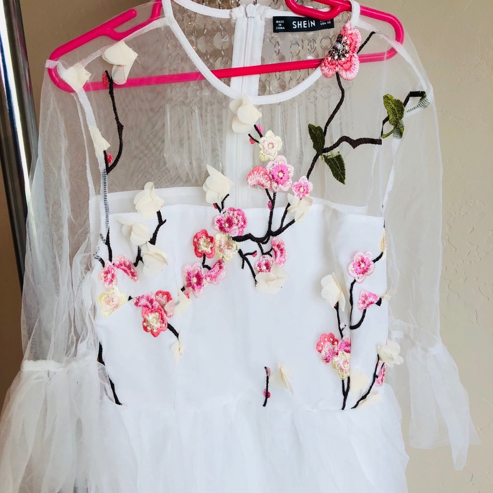 WHITE FLORAL DRESS - Picture 4 of 7